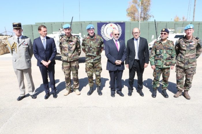 Defense Minister inspects southern border
