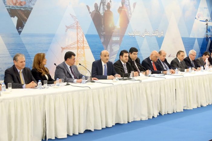 Geagea at oil and Gas gathering: We shall not allow corruption to drip into this sector