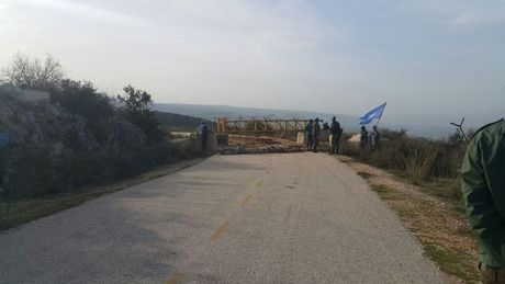 Israeli Bulldozer Removes Cement Blocks near Shebaa Farms