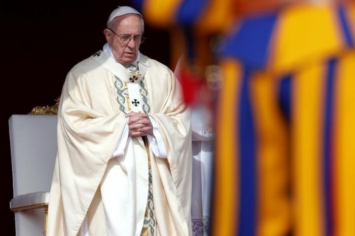 Pope condemns Aleppo bus convoy attack as 'ignoble'